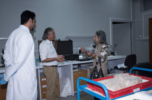 2017 04 04 Sheikha Hussah visiting collection2